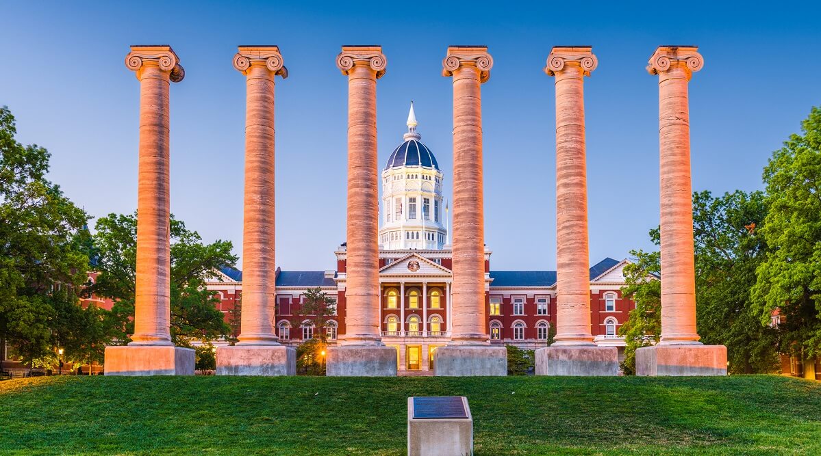 Jesse Hall behind the columns at the University of Missouri.