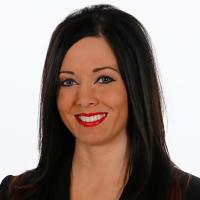 headshot image of Maggie Elliott