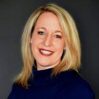 headshot image of Amanda Dusenberry