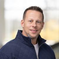 headshot image of Lance Hopper