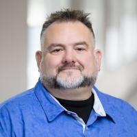 headshot image of Lee Montano