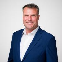 headshot image of Axel Maes