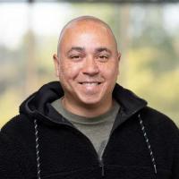 headshot image of Aaron McMahon