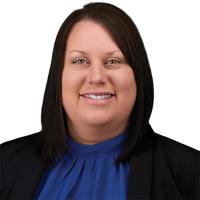 headshot image of Holly Hoahwah