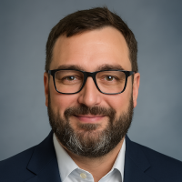 headshot image of Brandon Boyer