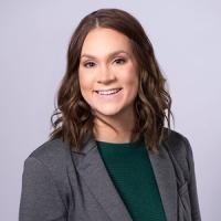 headshot image of Elizabeth Tilley