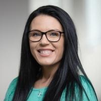 headshot image of Victoria Flora