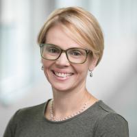 headshot image of Anna Provin