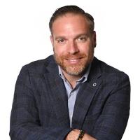 headshot image of Andrew Dorris