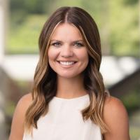 headshot image of Katie Smith