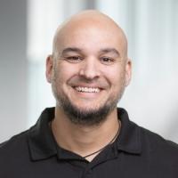 headshot image of Aaron Mansfield