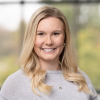 headshot image of Amanda Rapp