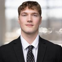 headshot image of Arlo Topping