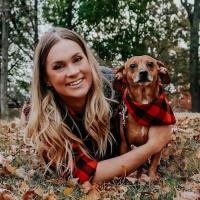 headshot image of Elizabeth Tilley