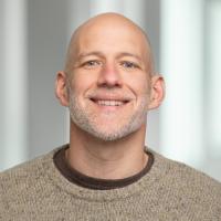 headshot image of Eric Voss
