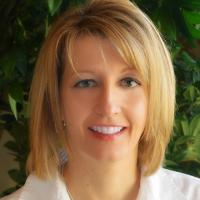 headshot image of Heather Damer