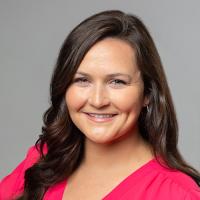 headshot image of Jamie Taylor