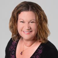 headshot image of Jessica Messing