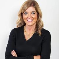 headshot image of Julie Pieri
