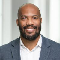 headshot image of Kenneth Carson
