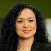 headshot image of Laura Shackelford