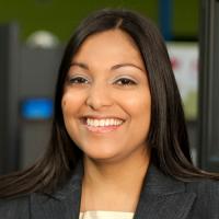 headshot image of Leanna Moss