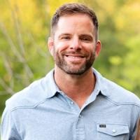 headshot image of Levi Lenon