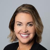 headshot image of Lindsay Schulz