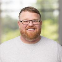 headshot image of Luke Kindle