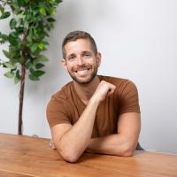 headshot image of Matthew Landis