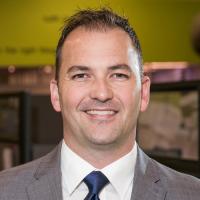 headshot image of Seth Thompson