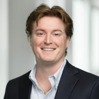 headshot image of Steven Devine