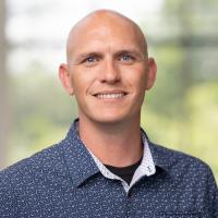 headshot image of Tim Saylor