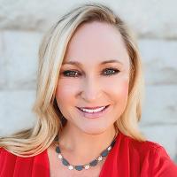 headshot image of Wendy Pulliam